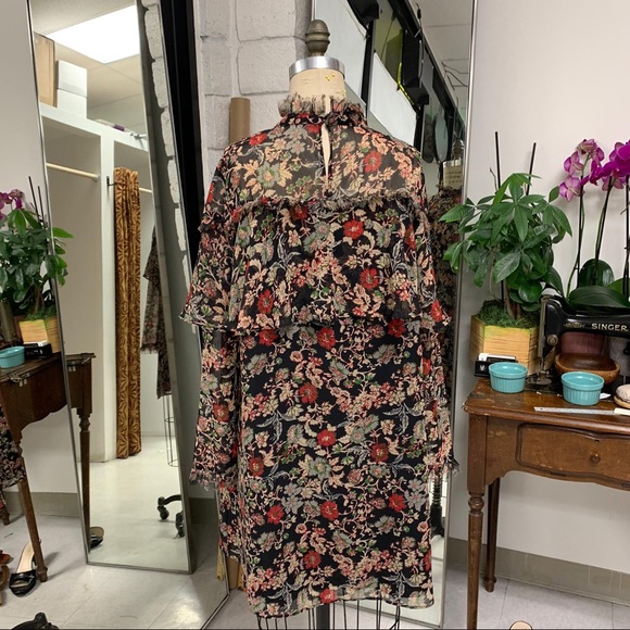 Zara dress - Picture 4 of 7